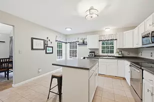 8 Goldenwood Dr, Norton, MA 02766 - Photo 10