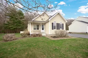 8 Goldenwood Dr, Norton, MA 02766 - Photo 2
