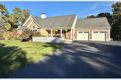 54 Overlook Cir, Plymouth, MA 02360 - Photo 2