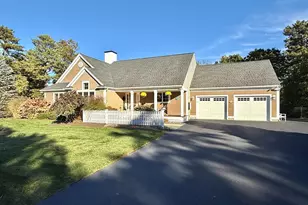 54 Overlook Cir, Plymouth, MA 02360 - Photo 2