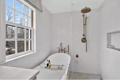 92 Woodlawn Ave, Wellesley, MA 02481 - Photo 20