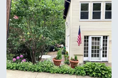28 Beaconsfield Rd #1, Brookline, MA 02445 - Photo 4