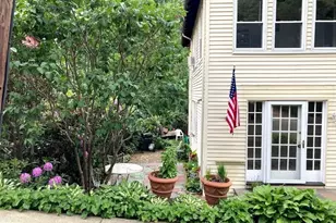 28 Beaconsfield Rd, Brookline, MA 02445 - Photo 4