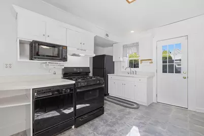 11 Pearl St, Quincy, MA 02169 - Photo 4