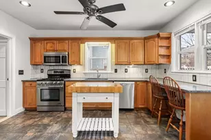 289 Lowell St, Somerville, MA 02145 - Photo 10