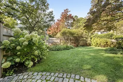 284 Lake Ave, Newton, MA 02461 - Photo 4