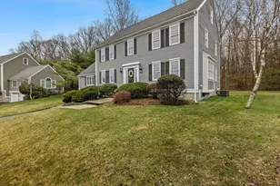 43 Thomas Newton Dr, Westborough, MA 01581 - Photo 2