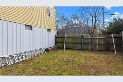 38 Turner St, New Bedford, MA 02740 - Photo 10