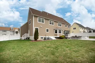 10 Jensen Farm Rd, Braintree, MA 02184 - Photo 8