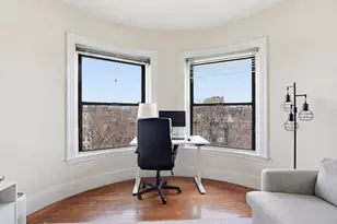 386 Commonwealth Ave, Boston, MA 02215 - Photo 4