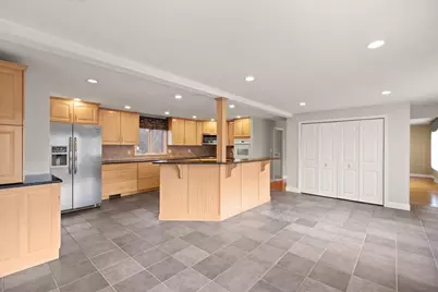 102 Chisholm Rd, Stoughton, MA 02072 - Photo 2