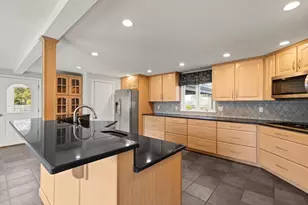 102 Chisholm Rd, Stoughton, MA 02072 - Photo 4