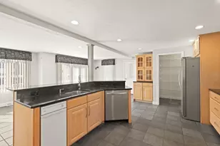 102 Chisholm Rd, Stoughton, MA 02072 - Photo 6