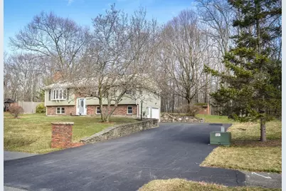 39 Cypress Ave, Shrewsbury, MA 01545 - Photo 2