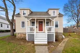 39 Chestnut St, Peabody, MA 01960 - Photo 2