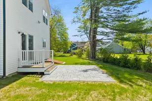2 Valley Run Dr, Attleboro, MA 02703 - Photo 8