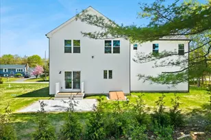 2 Valley Run Dr, Attleboro, MA 02703 - Photo 10