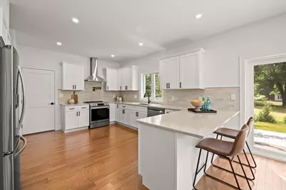 2 Valley Run Dr, Attleboro, MA 02703 - Photo 10
