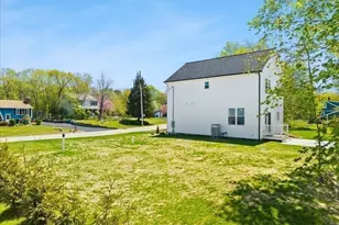 2 Valley Run Dr, Attleboro, MA 02703 - Photo 32
