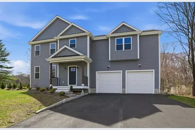 12 Valley Run Dr, Attleboro, MA 02703 - Photo 2