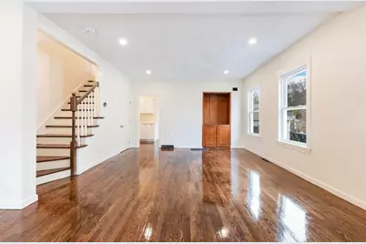 2-4 Brechin Ter, Andover, MA 01810 - Photo 2