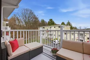 37 Hosmer St, Marlborough, MA 01752 - Photo 8