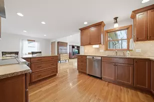 11 Lawrence St, Wakefield, MA 01880 - Photo 8