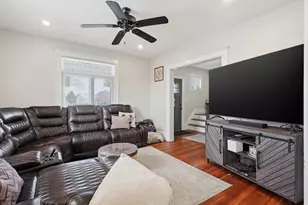 20 Oak Hill Rd, Saugus, MA 01906 - Photo 4