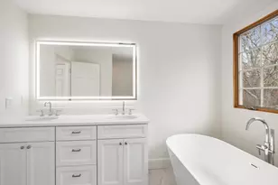 8 Smithfield Pl, Dartmouth, MA 02748 - Photo 16