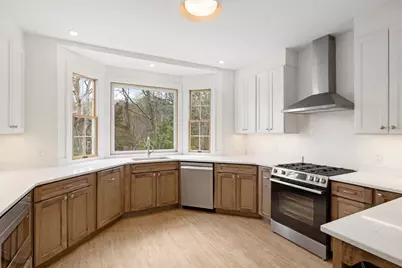 8 Smithfield Place, Dartmouth, MA 02748 - Photo 4