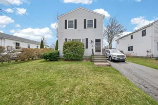 22 Connecticut Ave, Middletown, RI 02842 - Photo 1