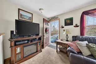 22 Connecticut Ave, Middletown, RI 02842 - Photo 8