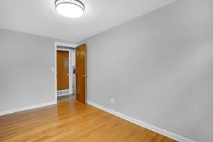 134 Newhouse St, Springfield, MA 01118 - Photo 26