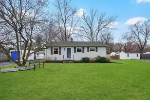 134 Newhouse St, Springfield, MA 01118 - Photo 4