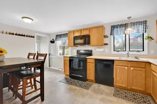 134 Newhouse St, Springfield, MA 01118 - Photo 12