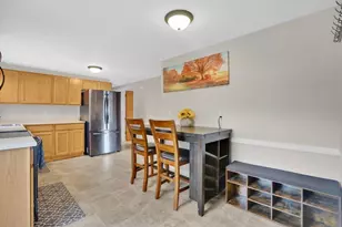 134 Newhouse St, Springfield, MA 01118 - Photo 8