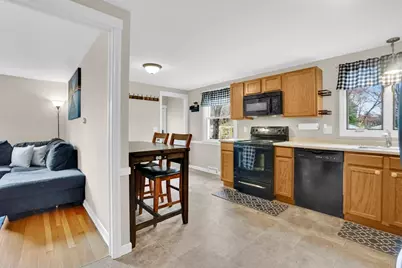 134 Newhouse St, Springfield, MA 01118 - Photo 10