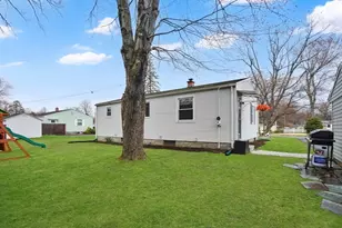 134 Newhouse St, Springfield, MA 01118 - Photo 28