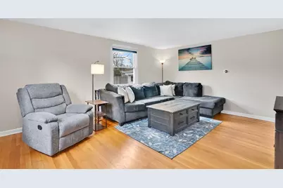 134 Newhouse St, Springfield, MA 01118 - Photo 16