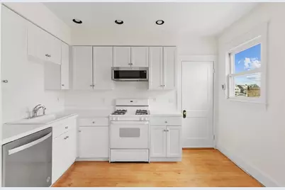 3 Clayton St #3, Watertown, MA 02472 - Photo 8