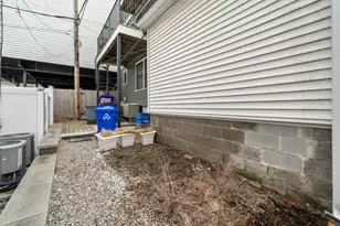 528 E 3rd St, Boston, MA 02127 - Photo 10