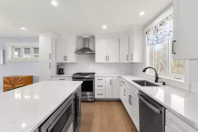 8 Colby Farm Ln #F, Newburyport, MA 01950 - Photo 4