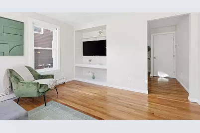 7 Hampshire St, Everett, MA 02149 - Photo 4