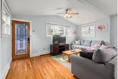 7 Meacham St, Somerville, MA 02145 - Photo 4