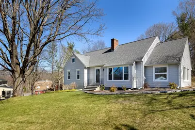 14 Wyndhurst Dr, Holden, MA 01520 - Photo 2