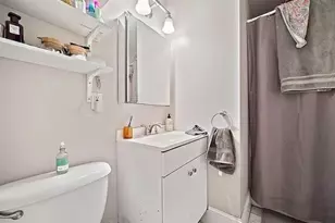 662 E 7th St, Boston, MA 02127 - Photo 10