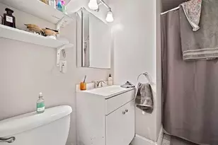 662 E 7th St, Boston, MA 02127 - Photo 8