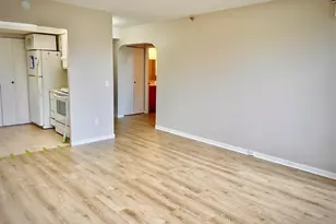 1731 Beacon St, Brookline, MA 02445 - Photo 14