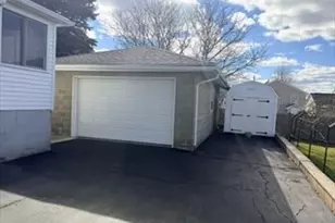 18 Driscoll St, Peabody, MA 01960 - Photo 4