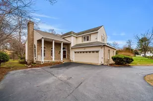 1 Briarwood Ln, Burlington, MA 01803 - Photo 2